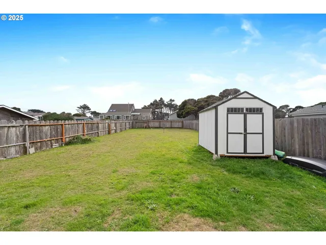 $823,600 | 875 Ocean Drive Southwest, Bandon, OR 97411