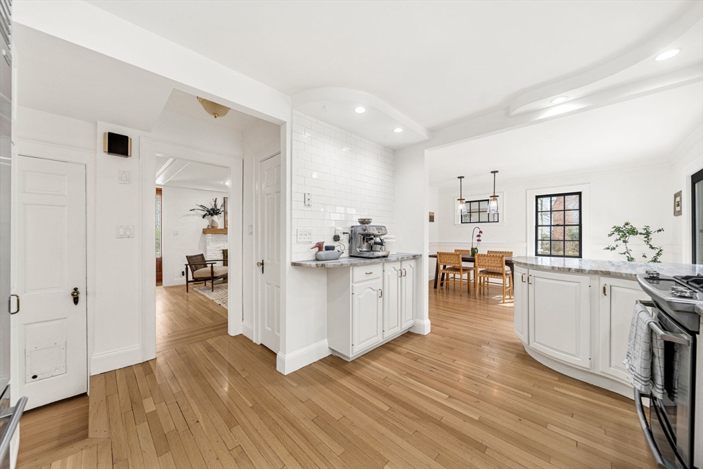 21 Cunningham Road Wellesley, MA 02481 - Photo 11 of 33