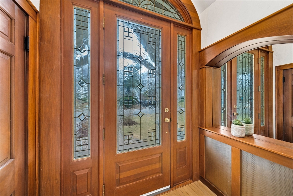 21 Cunningham Road Wellesley, MA 02481 - Photo 2 of 33