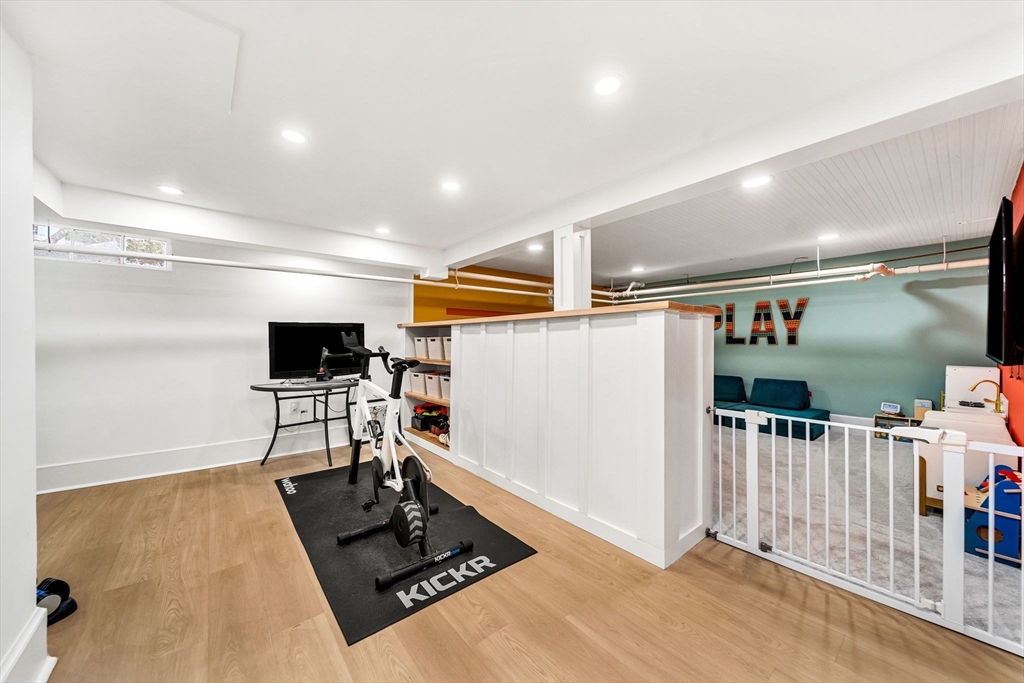 21 Cunningham Road Wellesley, MA 02481 - Photo 27 of 33