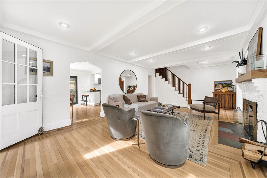 21 Cunningham Road Wellesley, MA 02481 - Photo 5 of 33