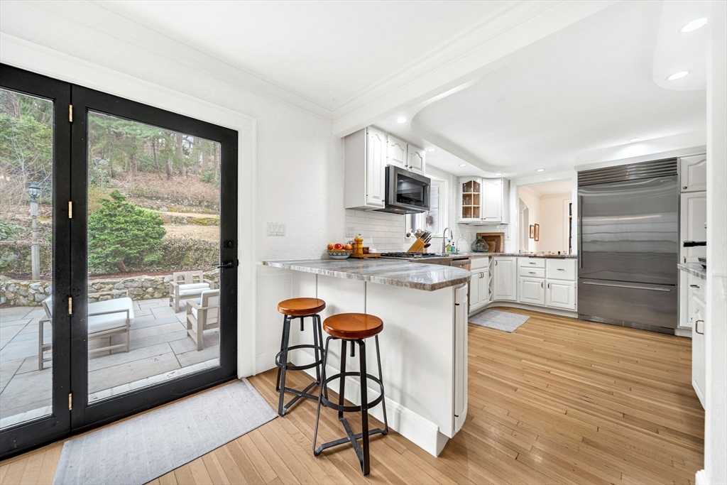 21 Cunningham Road Wellesley, MA 02481 - Photo 9 of 33