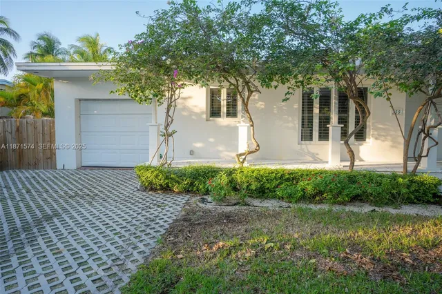 $8,800 | 355 Redwood Lane, Key Biscayne, FL 33149