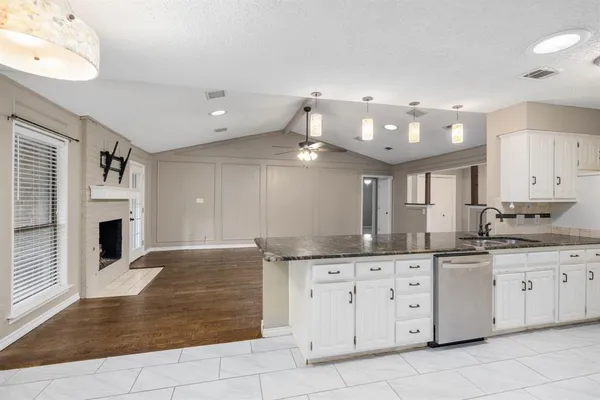 $3,100 | 2017 Iron Horse Court, Arlington, TX 76017