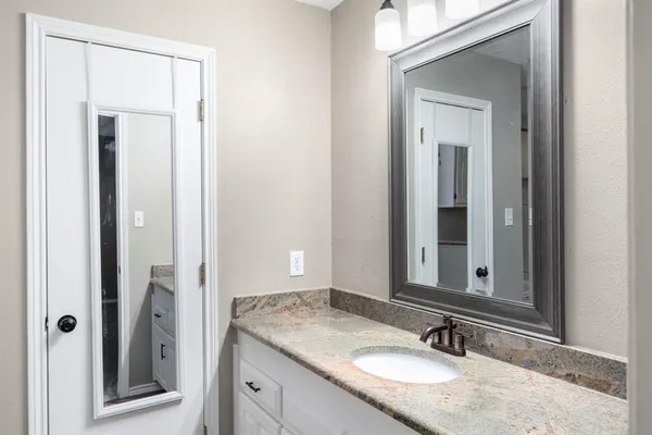 $3,100 | 2017 Iron Horse Court, Arlington, TX 76017