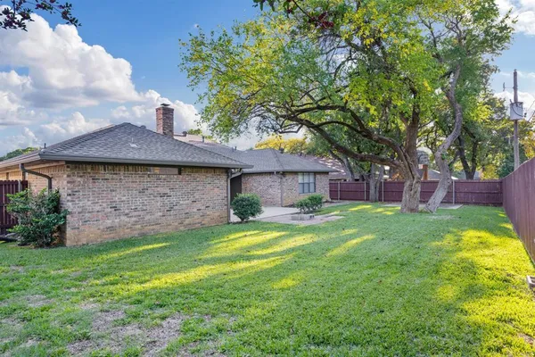 $3,100 | 2017 Iron Horse Court, Arlington, TX 76017