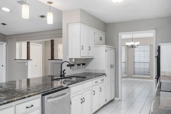 $3,100 | 2017 Iron Horse Court, Arlington, TX 76017