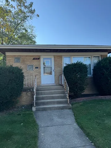 $209,000 | 9858 South Muskegon Avenue, Chicago, IL 60617
