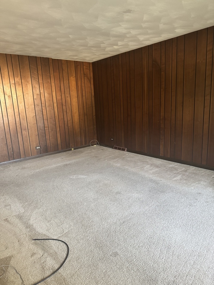 9858 South Muskegon Avenue Chicago, IL 60617 - Photo 5 of 7