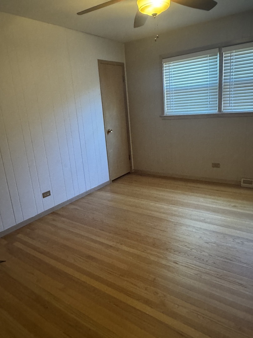 9858 South Muskegon Avenue Chicago, IL 60617 - Photo 6 of 7