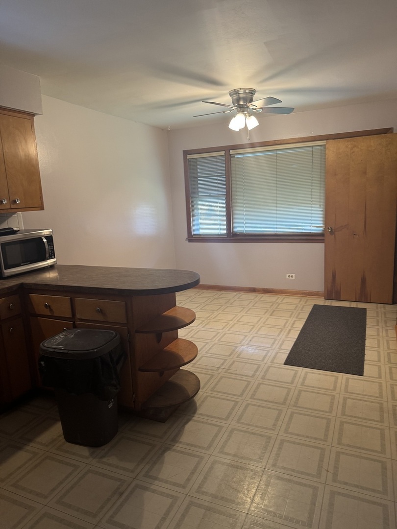 9858 South Muskegon Avenue Chicago, IL 60617 - Photo 7 of 7