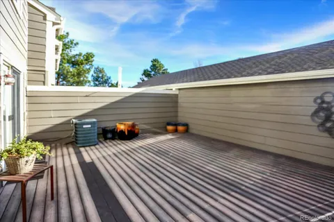 a view of a back yard of the house
