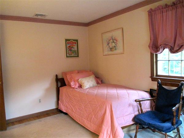 10 Keith Road Reading, MA 01867 - Photo 6 of 18 Gallery Image 6