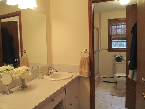 10 Keith Road Reading, MA 01867 - Photo 9 of 18 Gallery Image 9