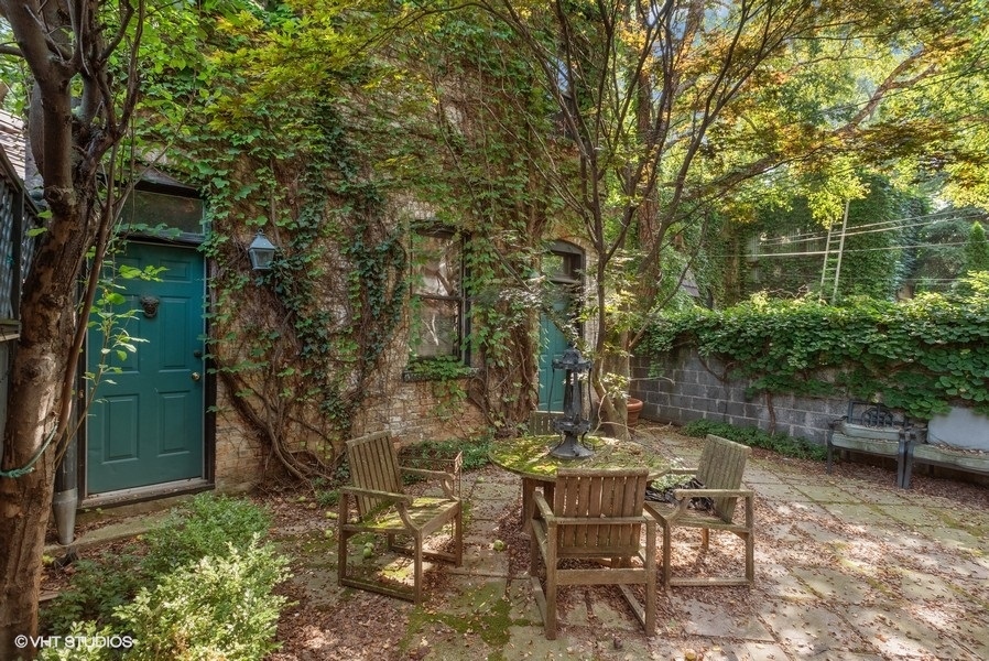 1823 North Lincoln Park West Chicago, IL 60614 - Photo 4 of 16 a view of yard with patio