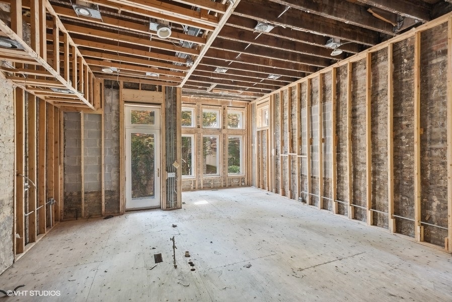 1823 North Lincoln Park West Chicago, IL 60614 - Photo 8 of 16