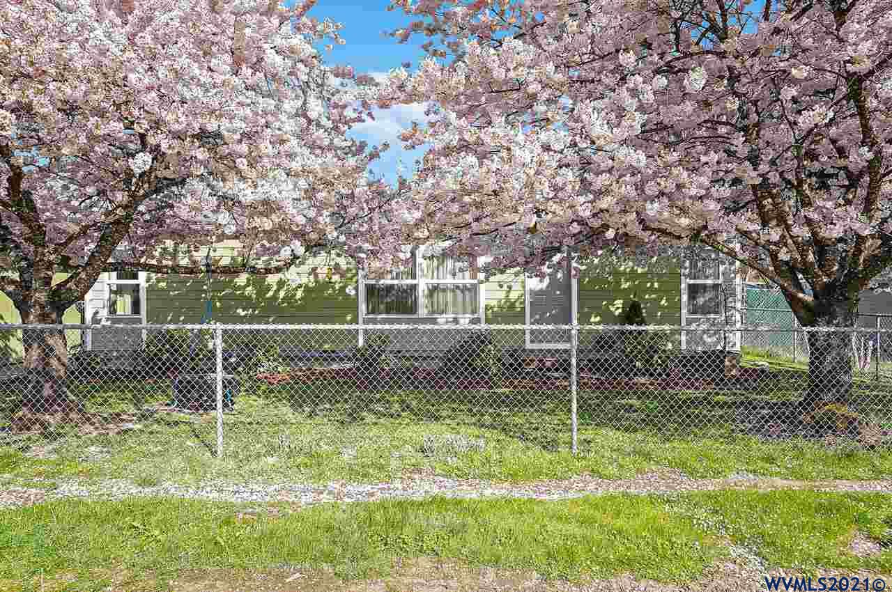 1960 Southeast Godsey Road Dallas, OR 97338 - Photo 2 of 29 Gallery Image 2
