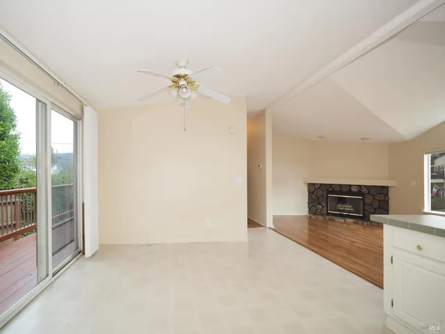 $925,000 | 115-117 School House Lane, Geyserville, CA 95441