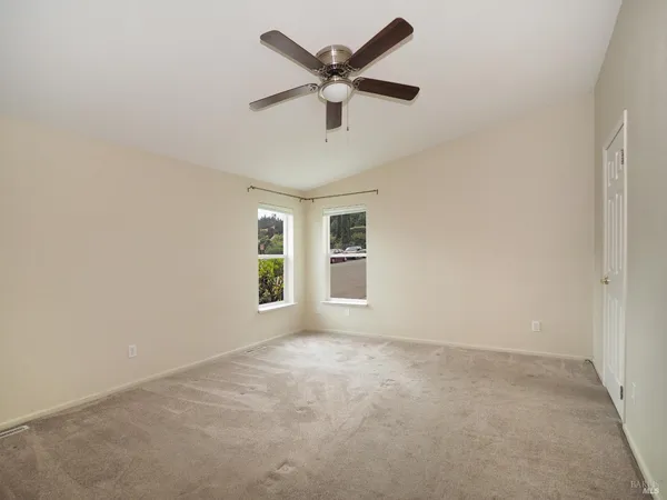 $925,000 | 115-117 School House Lane, Geyserville, CA 95441