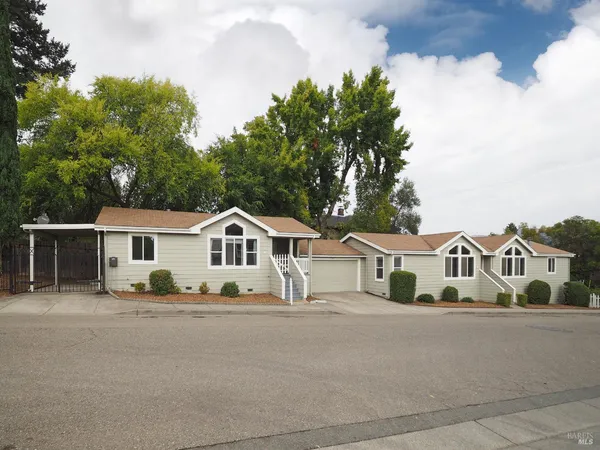 $925,000 | 115-117 School House Lane, Geyserville, CA 95441