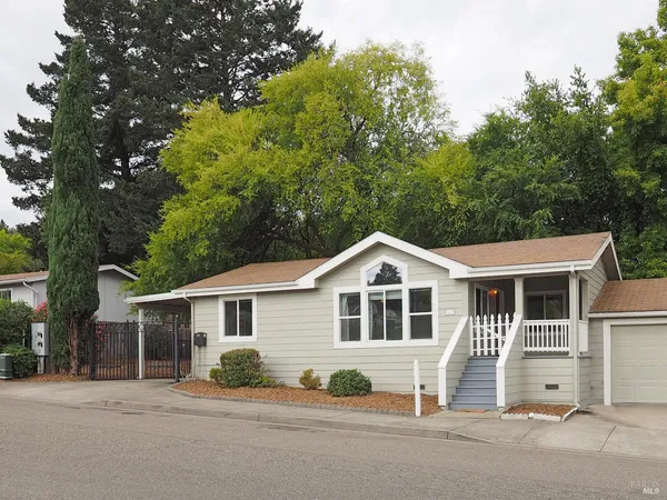 $925,000 | 115-117 School House Lane, Geyserville, CA 95441