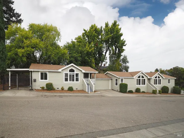 $925,000 | 115-117 School House Lane, Geyserville, CA 95441