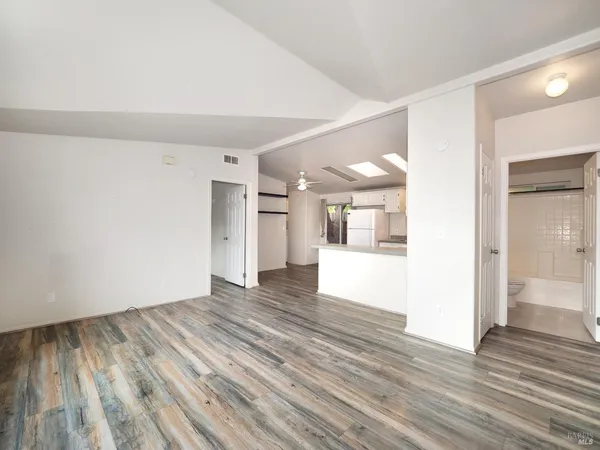 $925,000 | 115-117 School House Lane, Geyserville, CA 95441