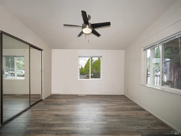 $925,000 | 115-117 School House Lane, Geyserville, CA 95441