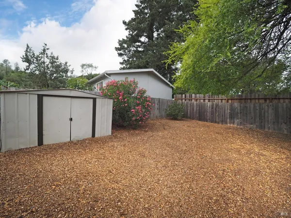 $925,000 | 115-117 School House Lane, Geyserville, CA 95441