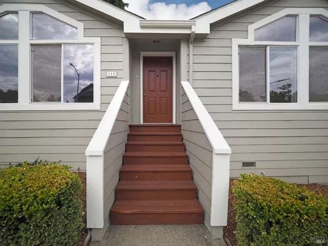 $925,000 | 115-117 School House Lane, Geyserville, CA 95441