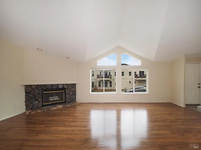 $925,000 | 115-117 School House Lane, Geyserville, CA 95441