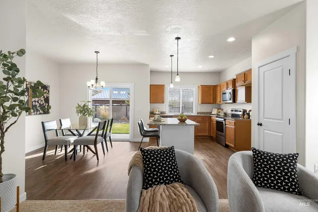 $460,000 | 5685 West Song Sparrow Street, Boise, ID 83714