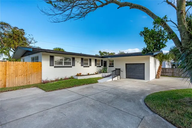 $555,000 | 109 Standish Drive, Ormond Beach, FL 32176