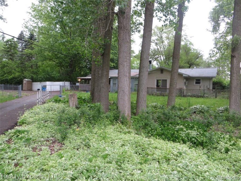 850 Savage Road Belleville, MI 48111 - Photo 36 of 39 IMG_5610.jpg