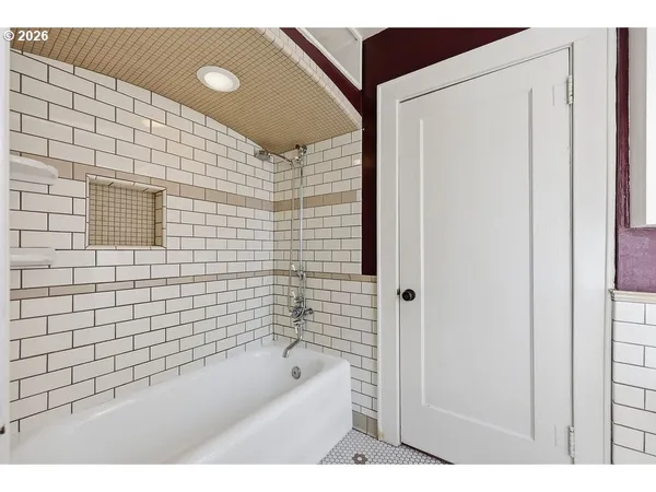 $400,000 | 996 West 8th Avenue, Eugene, OR 97402