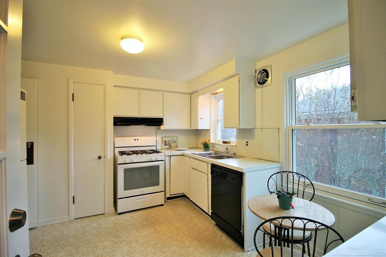 735 Harcourt Road, Unit 737 Grosse Pointe Park, MI 48230 - Photo 43 of 55