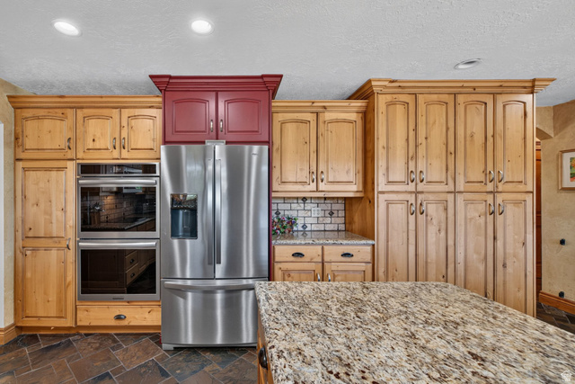 10703 South 2340 East Sandy, UT 84092 - Photo 11 of 54