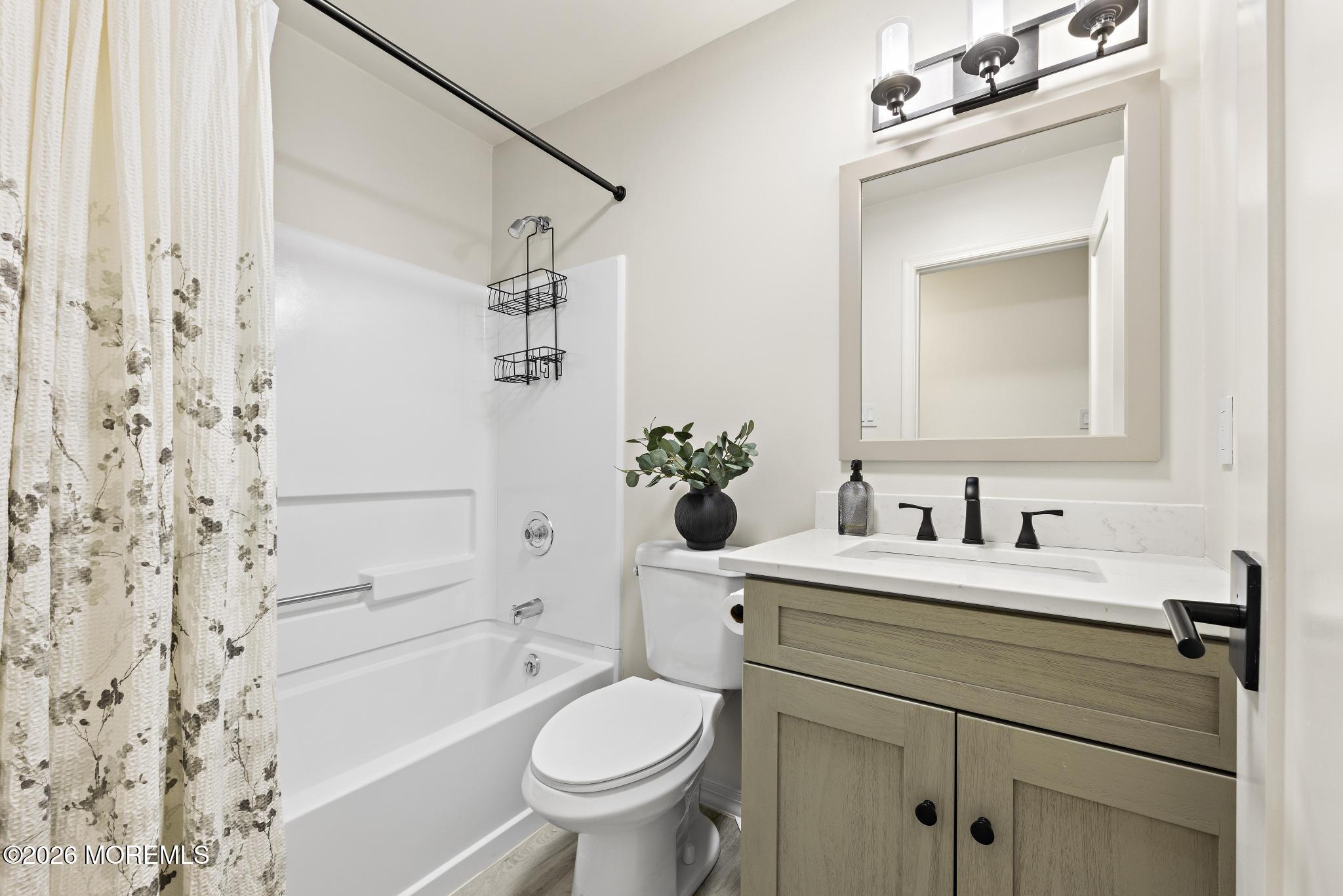 7 Edgeware Close Freehold, NJ 07728 - Photo 19 of 30 7 Edgeware Close (32)
