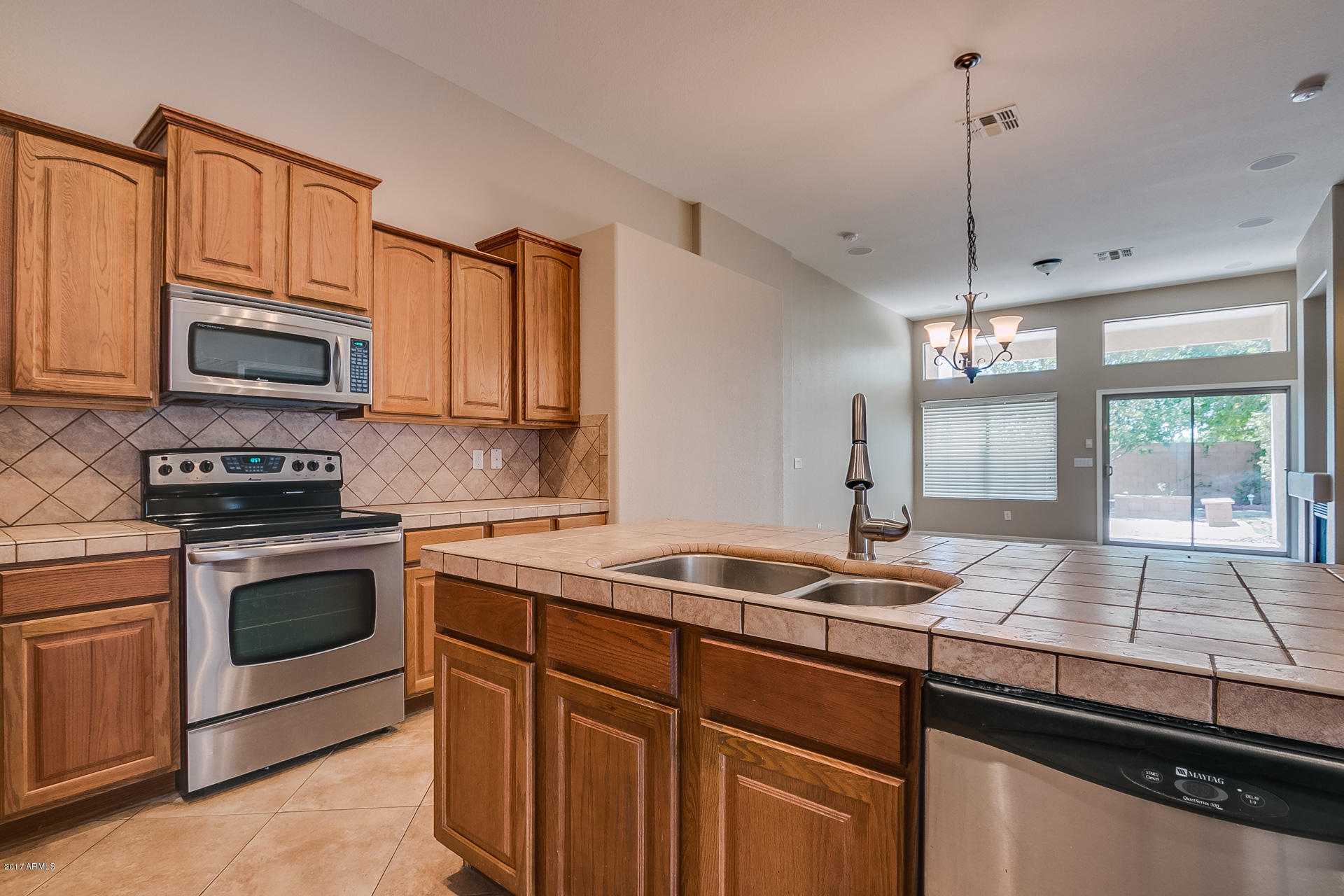 44065 Stonecreek Road Maricopa, AZ 85139 - Photo 5 of 20 Stonecreek-10