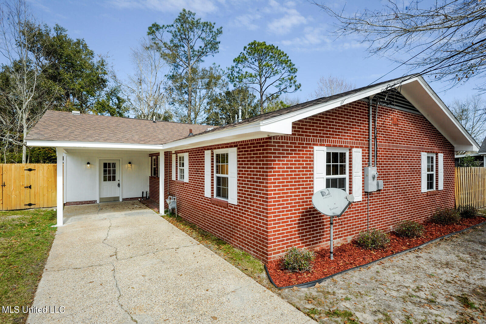 262 Reinike Road Long Beach, MS 39560 - Photo 2 of 25 006_1600x1067_mls (27)