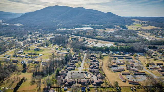 $225,000 | 516 Plymouth Road, Unit D, Johnson City, TN 37601