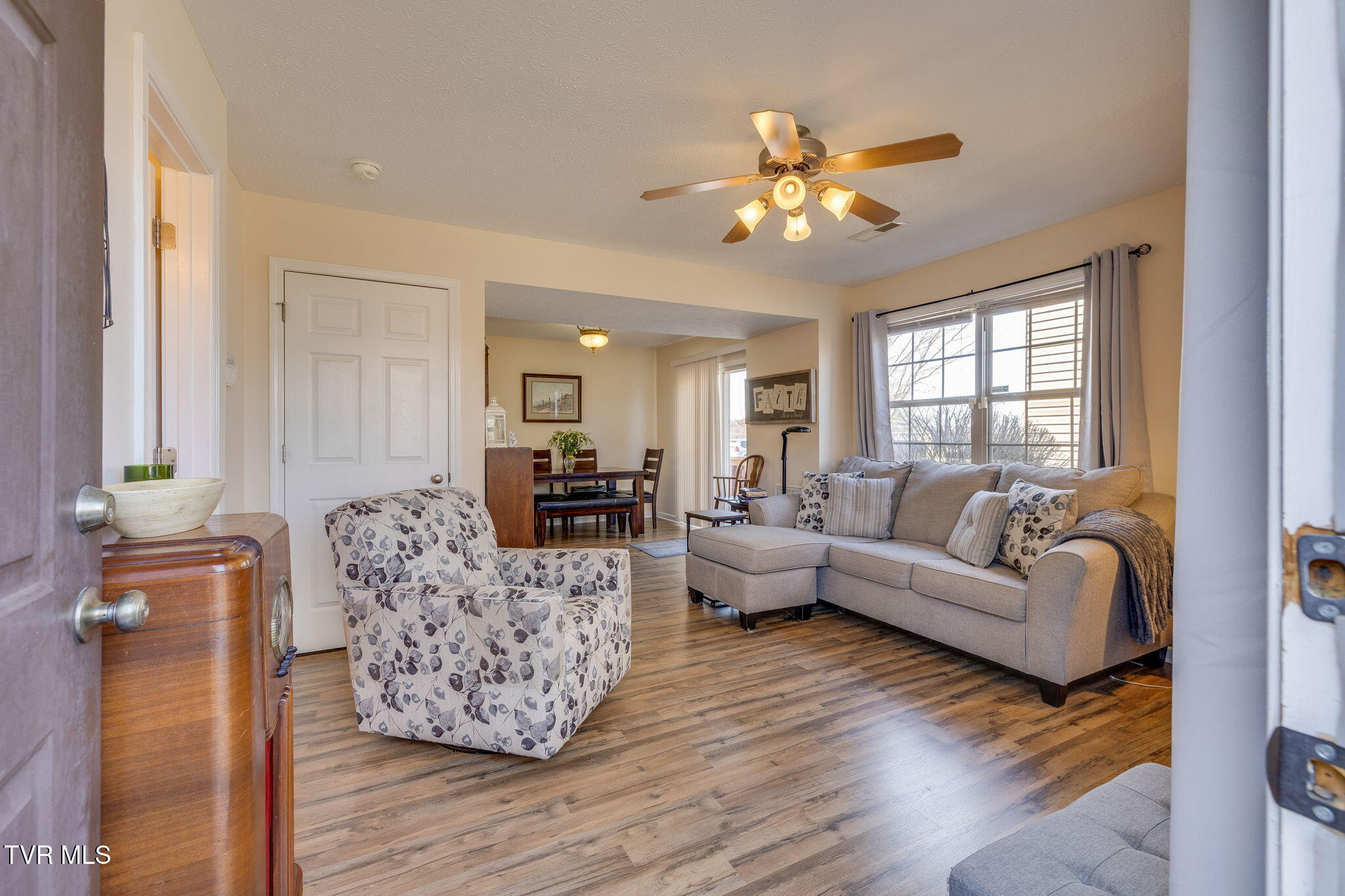 516 Plymouth Road, Unit D Johnson City, TN 37601 - Photo 6 of 41 004