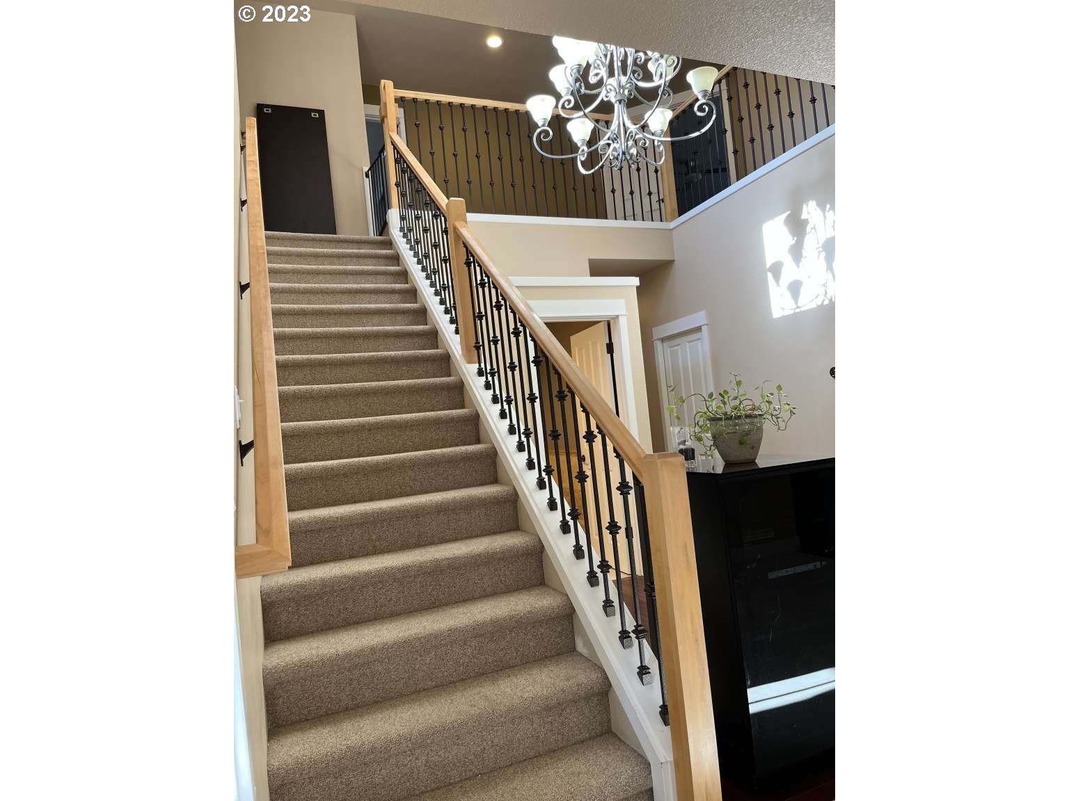 199 Northwest Camp Ireland Street Hillsboro, OR 97124 - Photo 32 of 36 a view of entryway