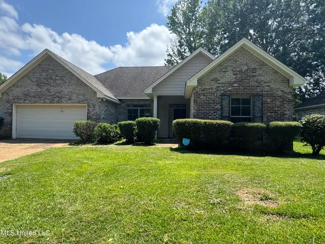 $165,000 | 5 Woodhaven Gardens Circle, Jackson, MS 39206