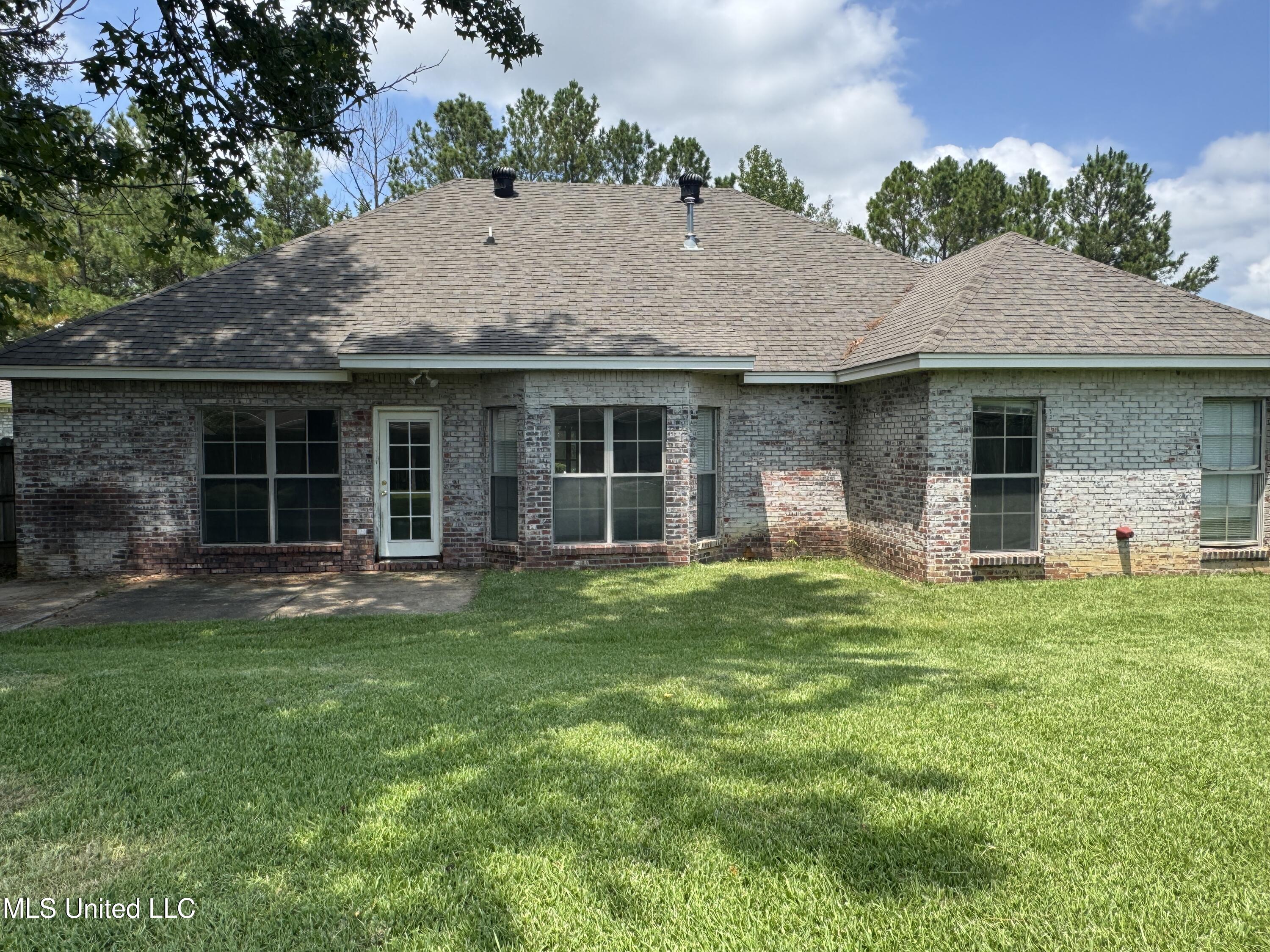 5 Woodhaven Gardens Circle Jackson, MS 39206 - Photo 13 of 13 Rear 3