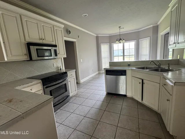 $165,000 | 5 Woodhaven Gardens Circle, Jackson, MS 39206