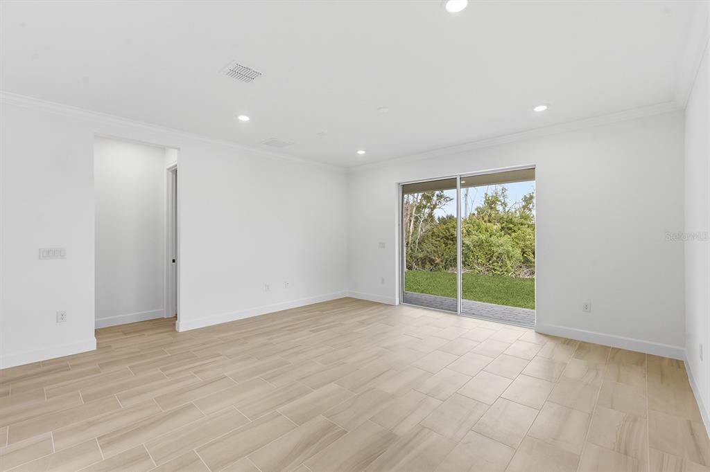 1081 Signet Drive Apollo Beach, FL 33572 - Photo 8 of 29