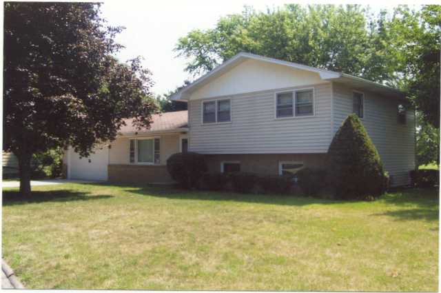 30 Lincoln Road Canton, IL 61520 - Photo 1 of 8 Gallery Image 1