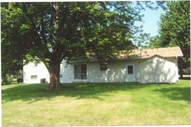30 Lincoln Road Canton, IL 61520 - Photo 2 of 8 Gallery Image 2