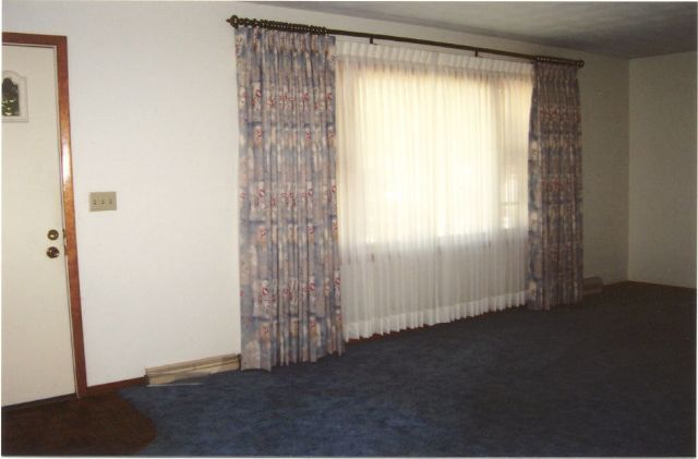 30 Lincoln Road Canton, IL 61520 - Photo 5 of 8 Gallery Image 5